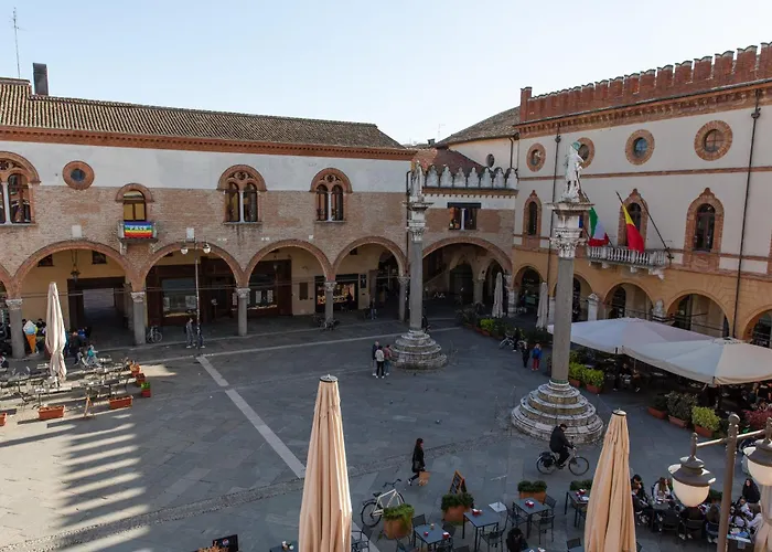 In Piazza 'Apartments & Relax'